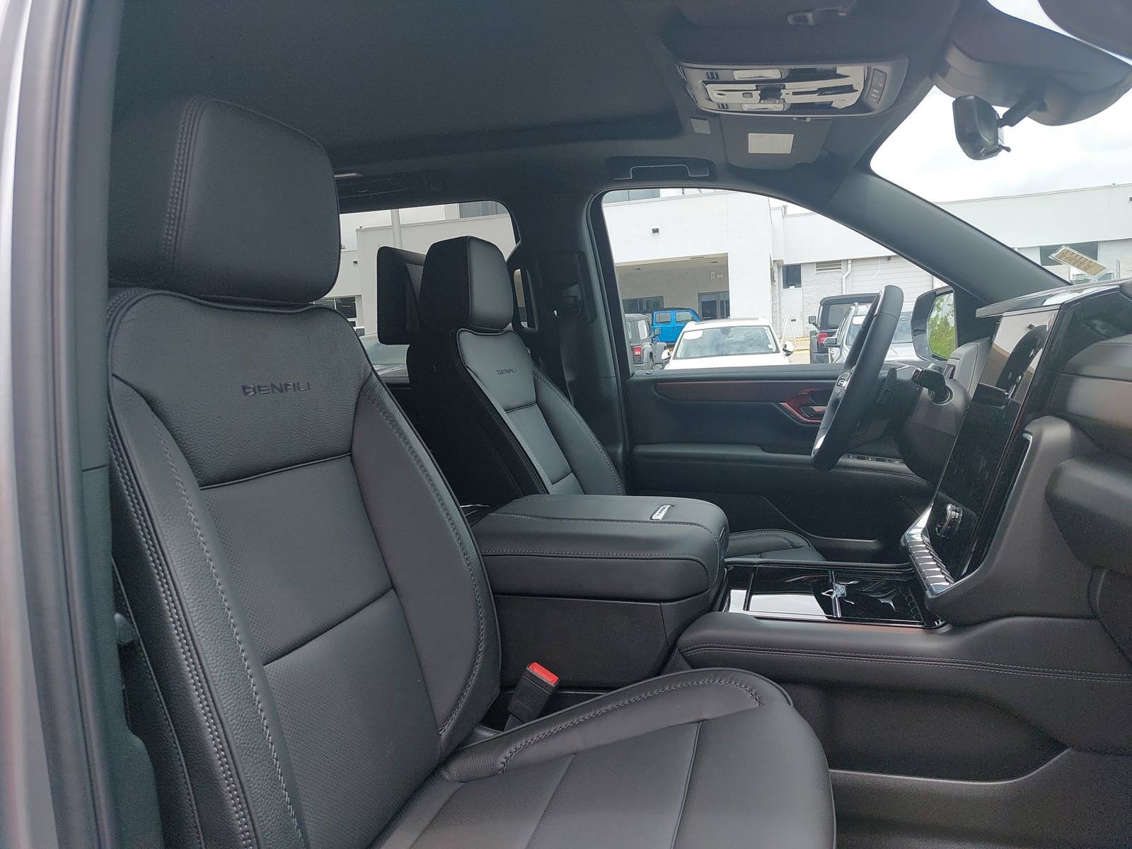 New 2026 GMC Yukon XL Denali w/ Denali Reserve Package AWD/4WD image 10