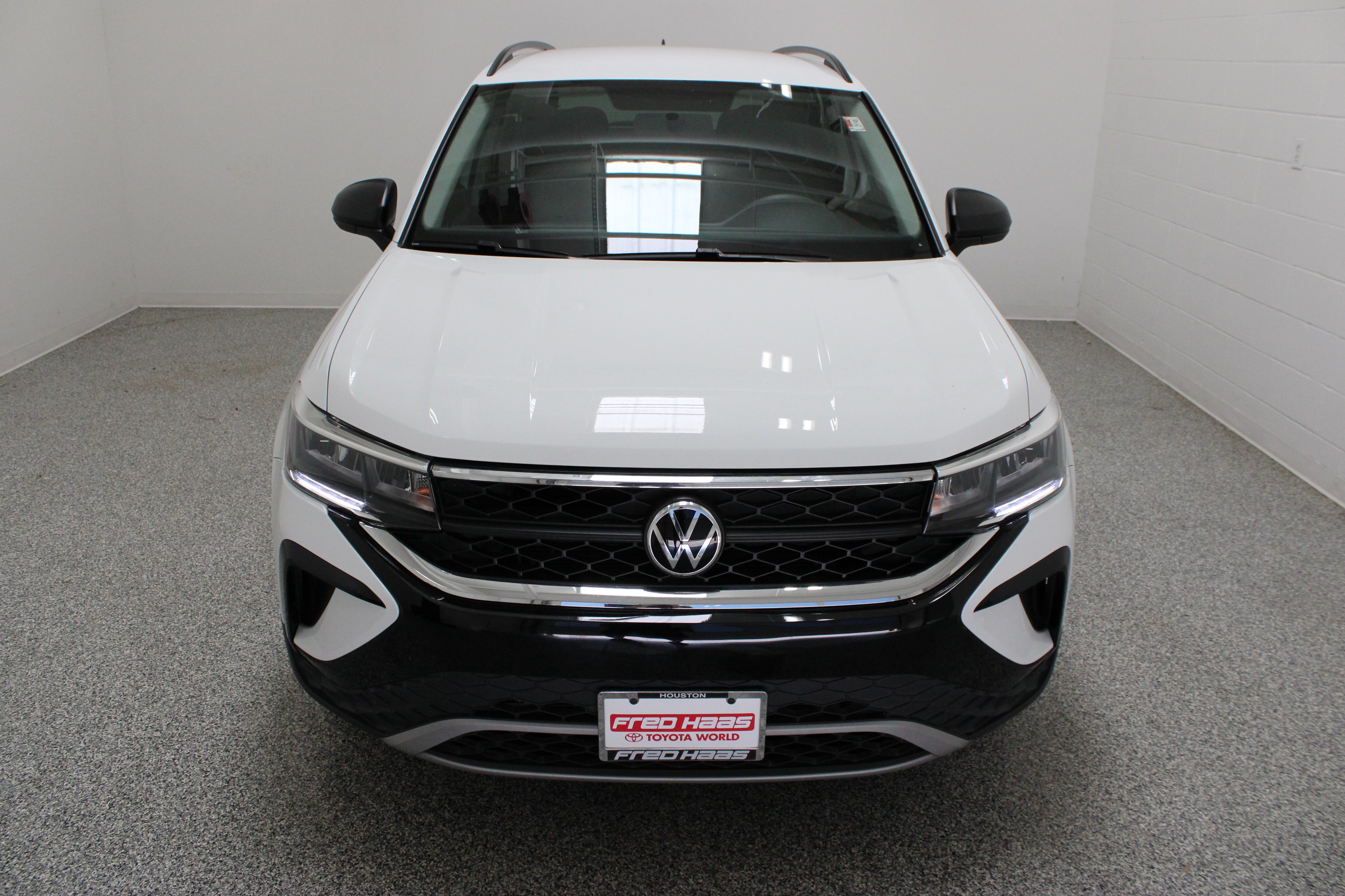 Used 2022 Volkswagen Taos S FWD image 3