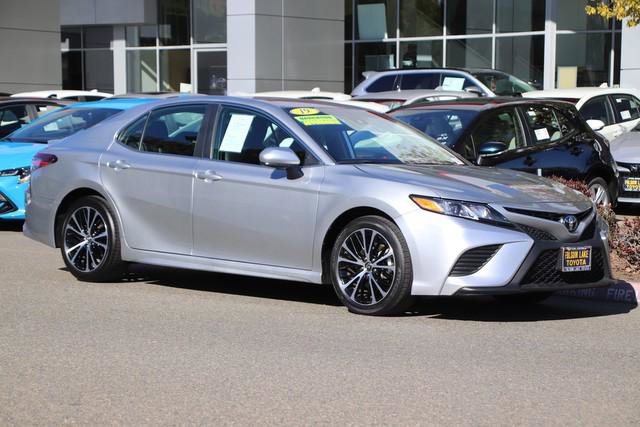 Certified 2019 Toyota Camry SE FWD image 2