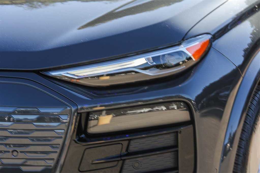 Used 2025 Audi Q6 e-tron Premium w/ Convenience Package image 7