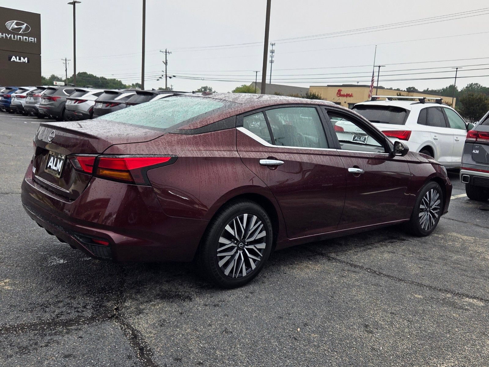 Used 2025 Nissan Altima 2.5 SV FWD image 13