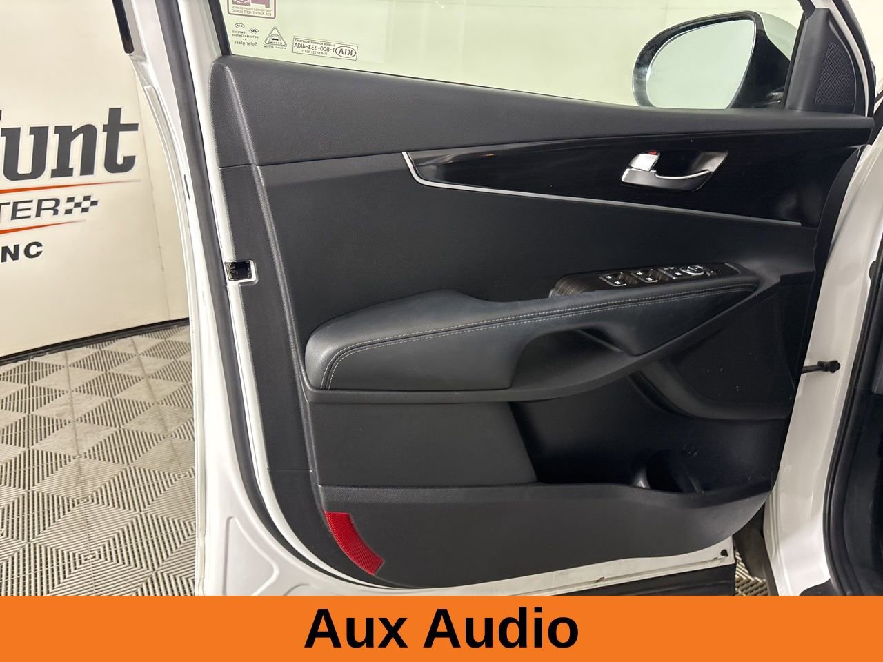 Used 2020 Kia Sorento LX image 9