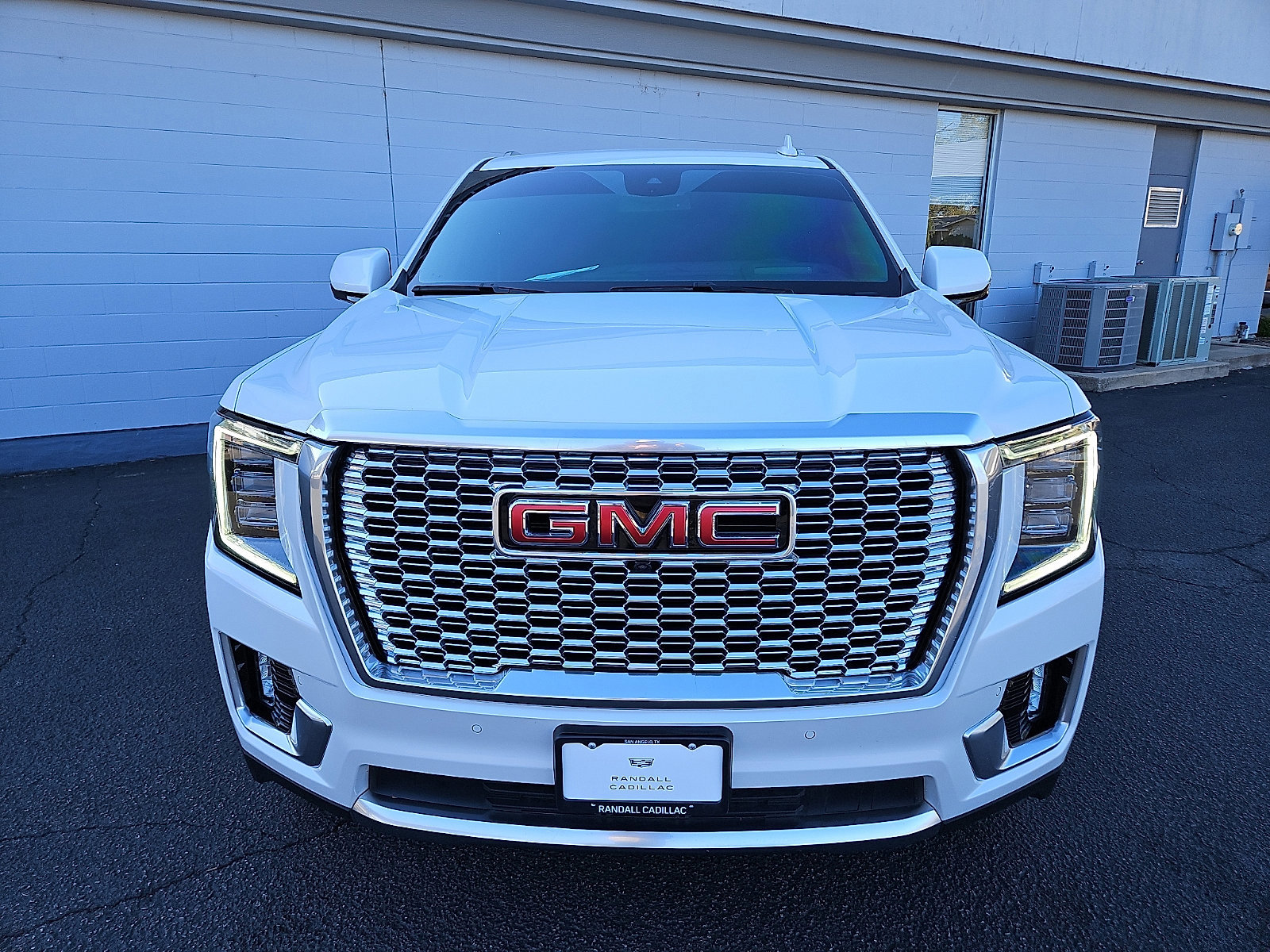 Used 2024 GMC Yukon Denali image 6