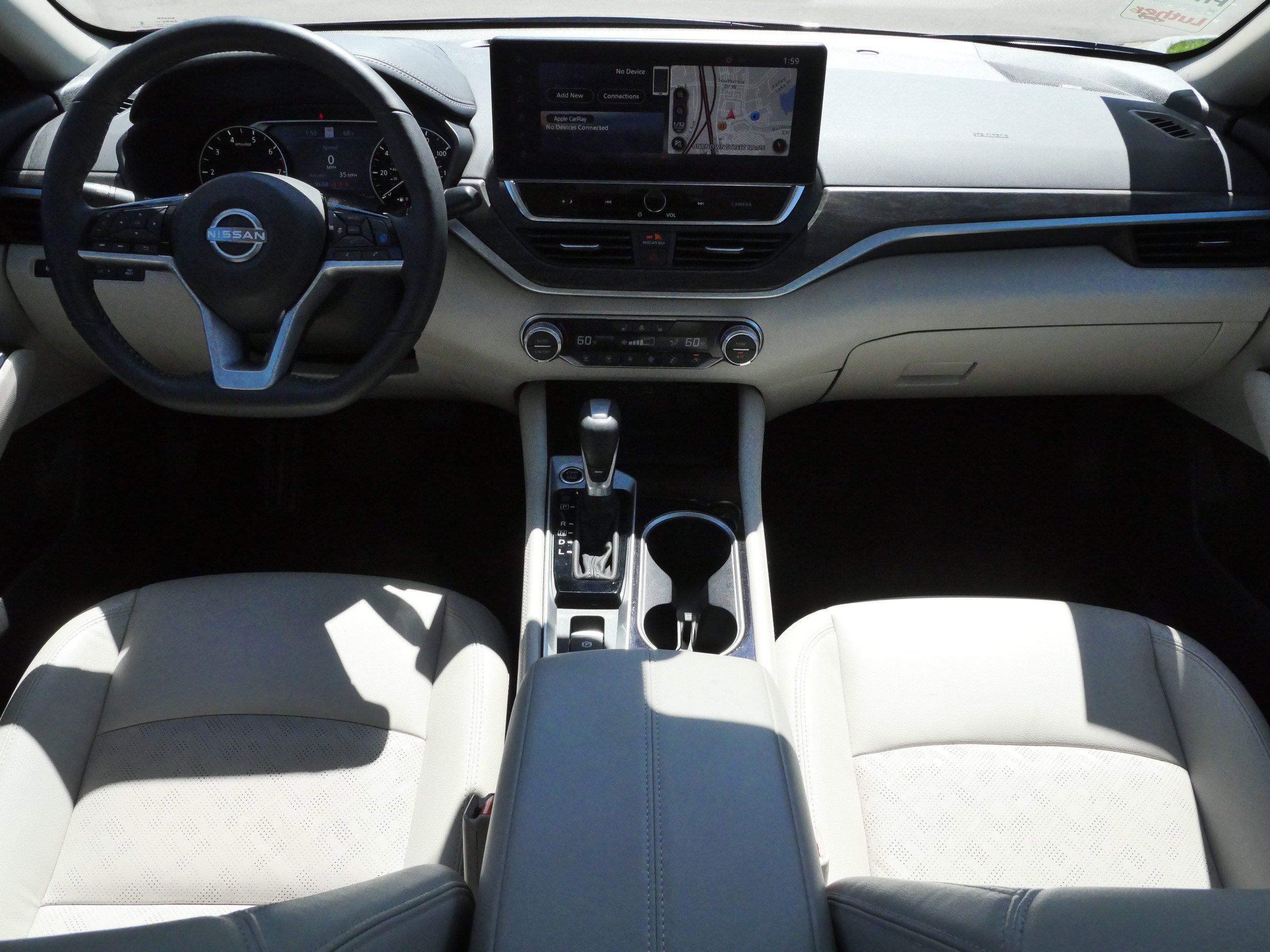 Used 2025 Nissan Altima 2.5 SL AWD/4WD image 10