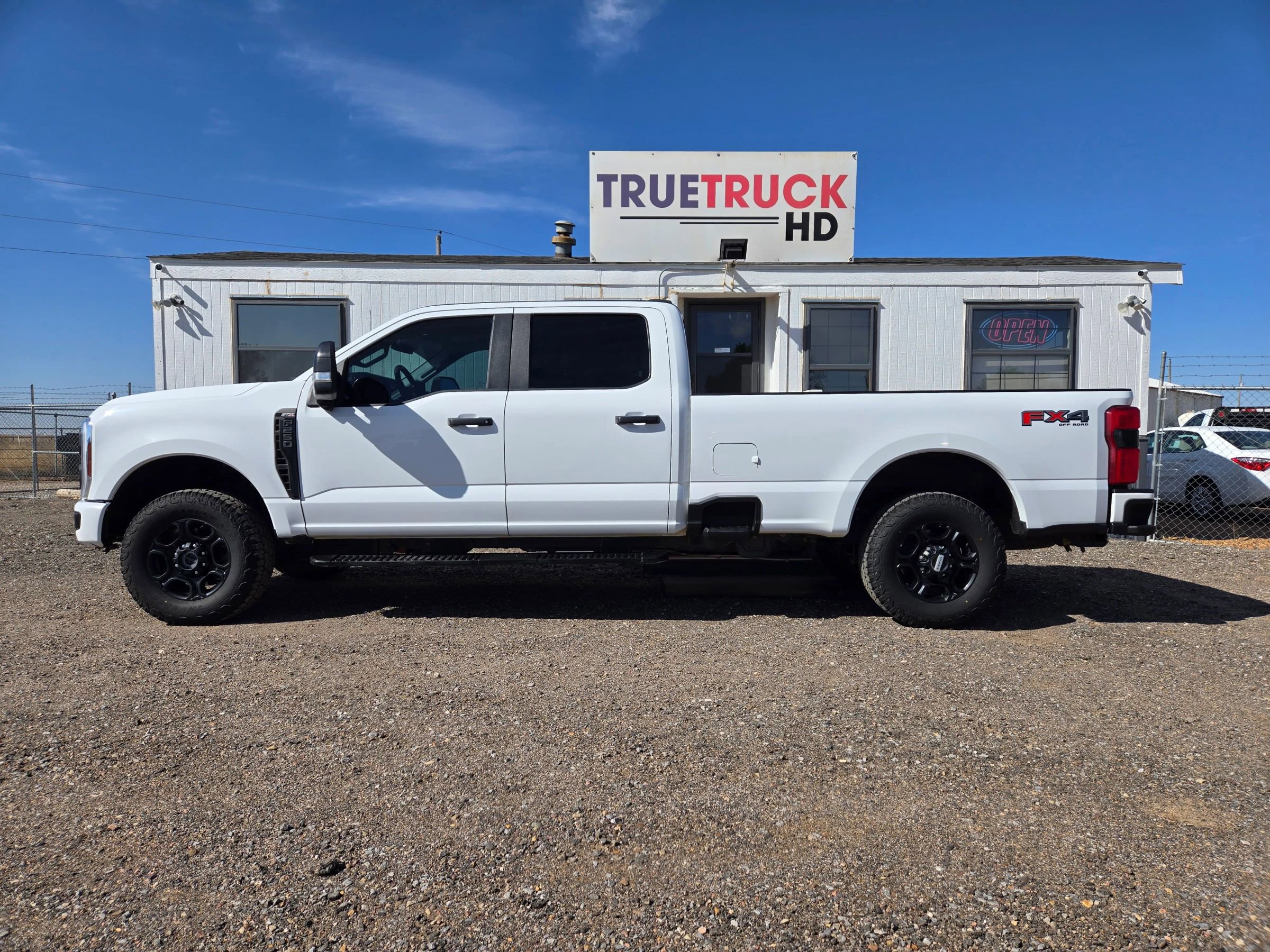 Used 2024 Ford F250 XL w/ STX Appearance Package AWD/4WD image 2