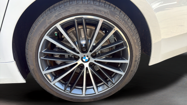 Used 2022 BMW 530i w/ Convenience Package RWD image 33