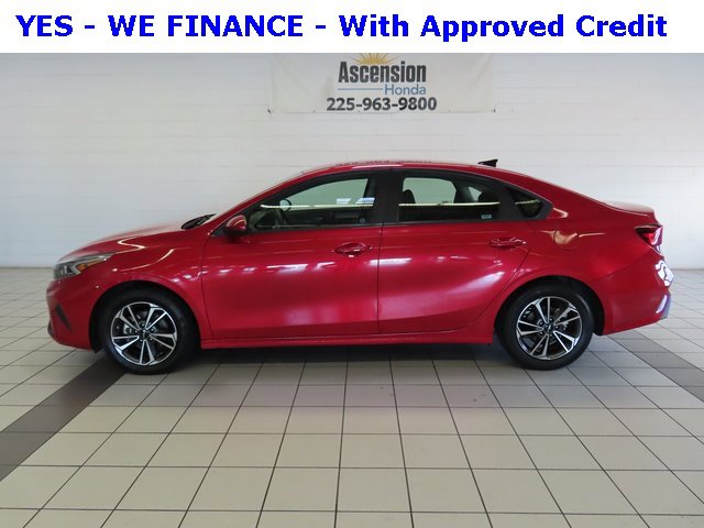 Used 2024 Kia Forte LXS image 3