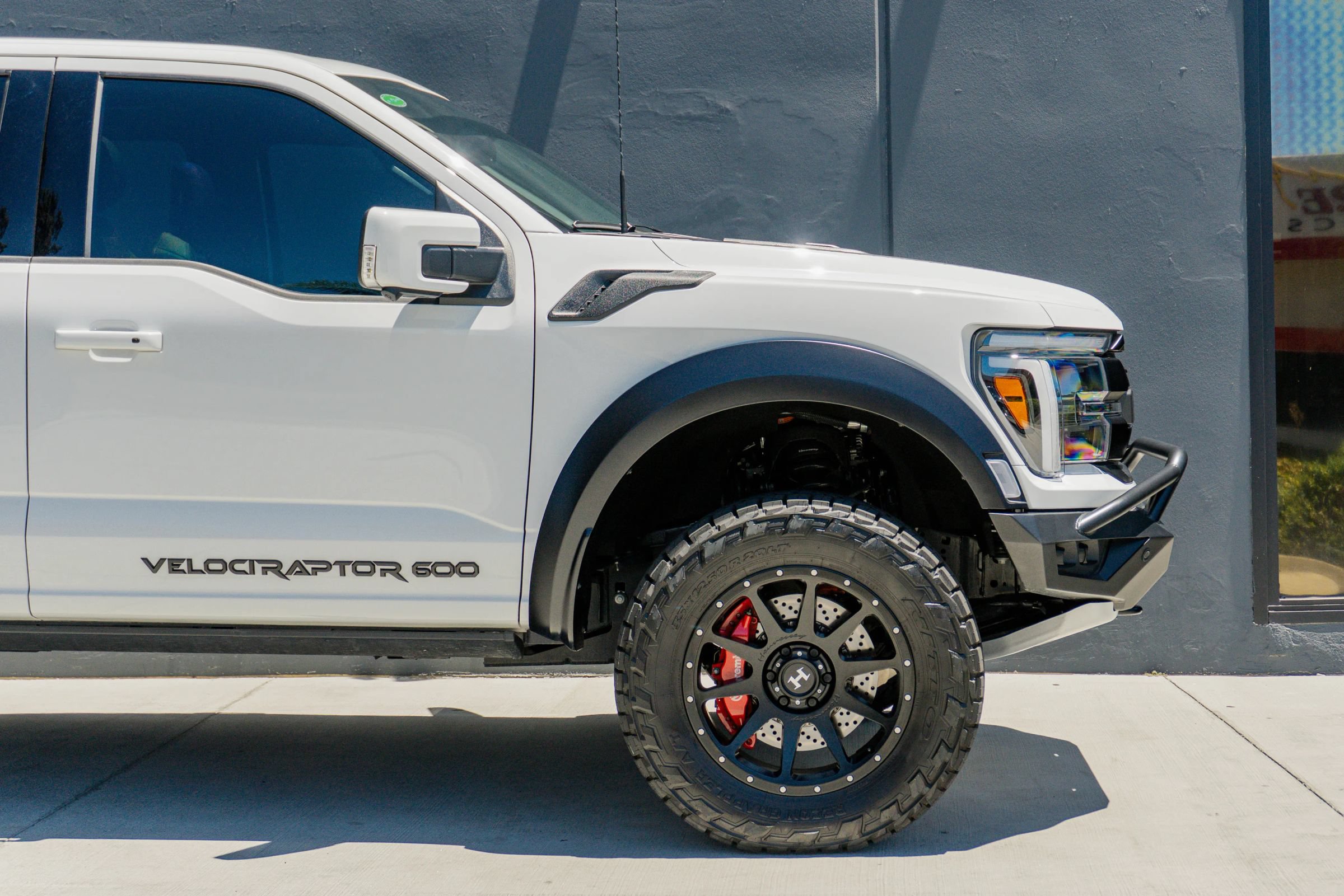 Used 2025 Ford F150 Raptor AWD/4WD image 45