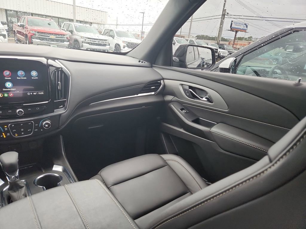 Used 2023 Chevrolet Traverse LT w/ Midnight/Sport Edition image 12
