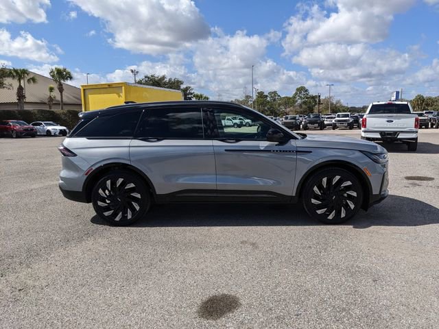 Used 2025 Lincoln Nautilus Reserve w/ Jet Appearance Package image 3