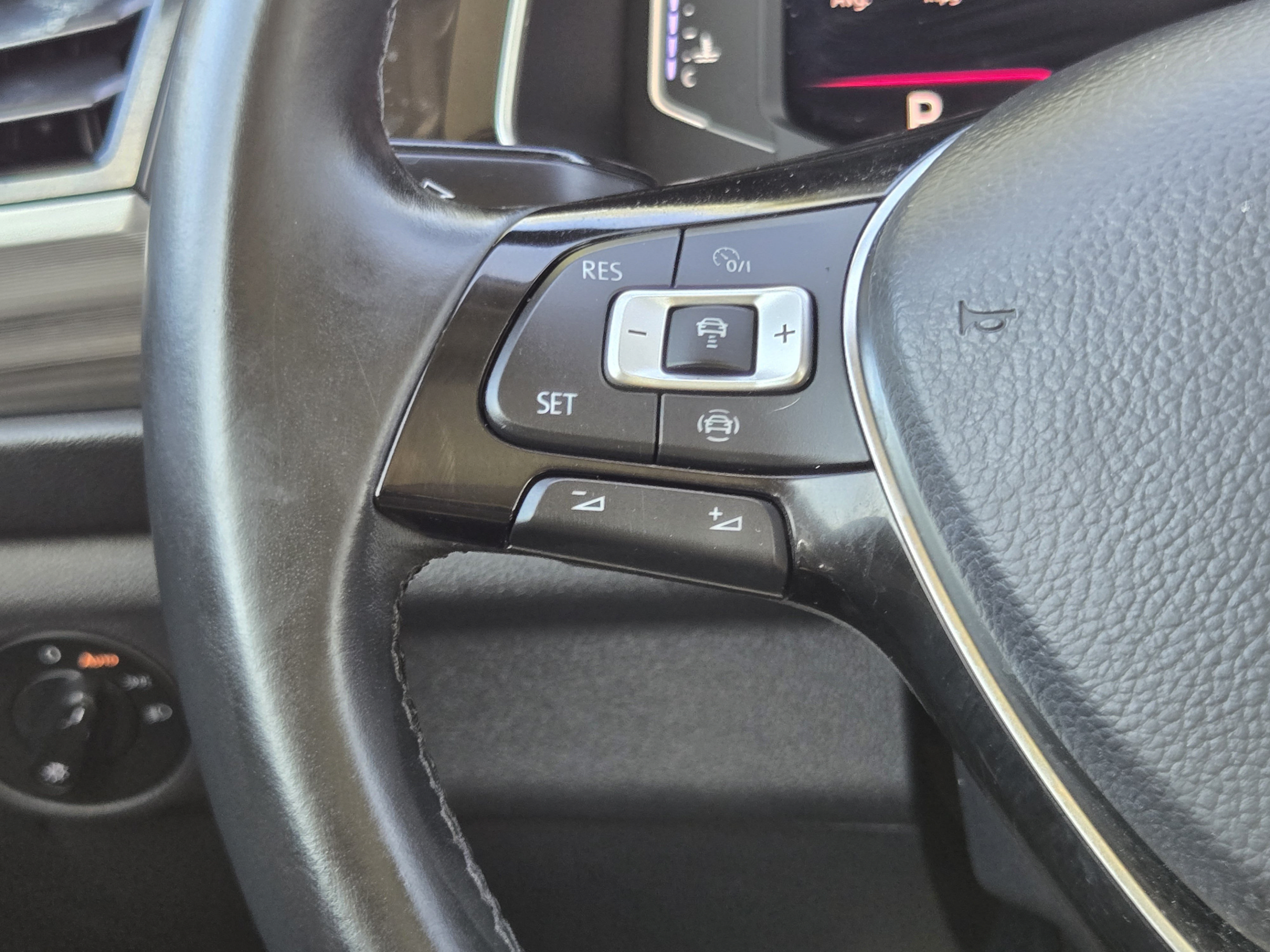 Used 2019 Volkswagen Jetta SEL FWD image 26