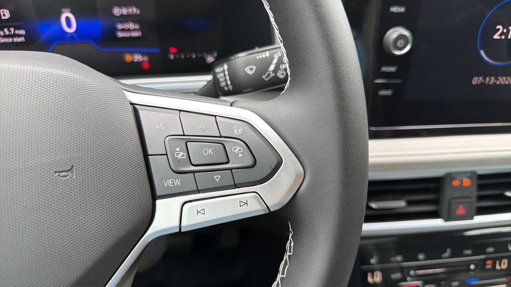 New 2026 Volkswagen Taos SE FWD image 23