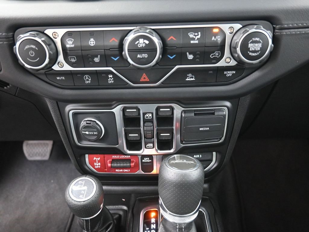 Used 2025 Jeep Gladiator Mojave w/ Convenience Group image 28