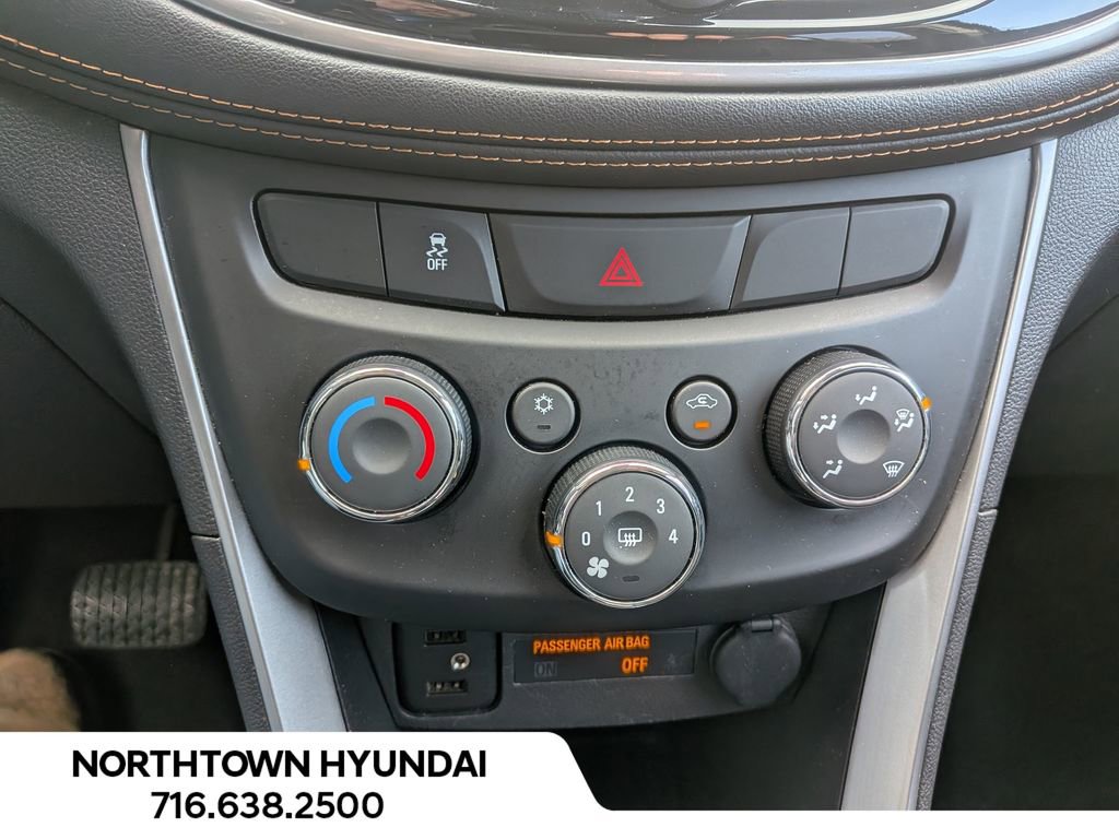 Used 2019 Chevrolet Trax LT w/ LT Convenience Package AWD/4WD image 15