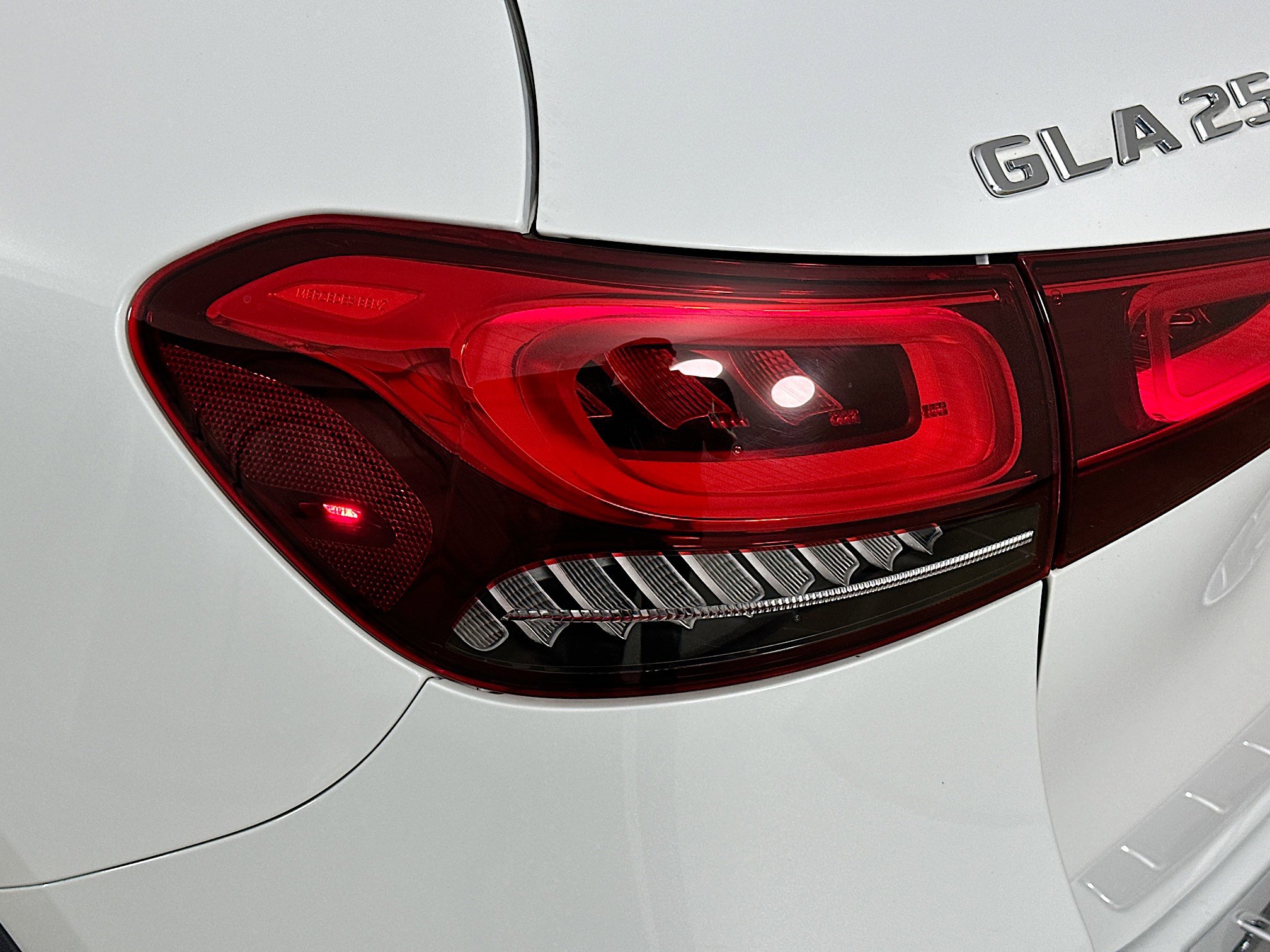 Certified 2022 Mercedes-Benz GLA 250 4MATIC image 40