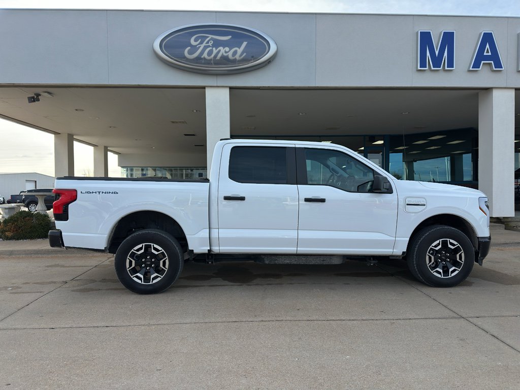 Used 2023 Ford F150 Lightning Pro image 7