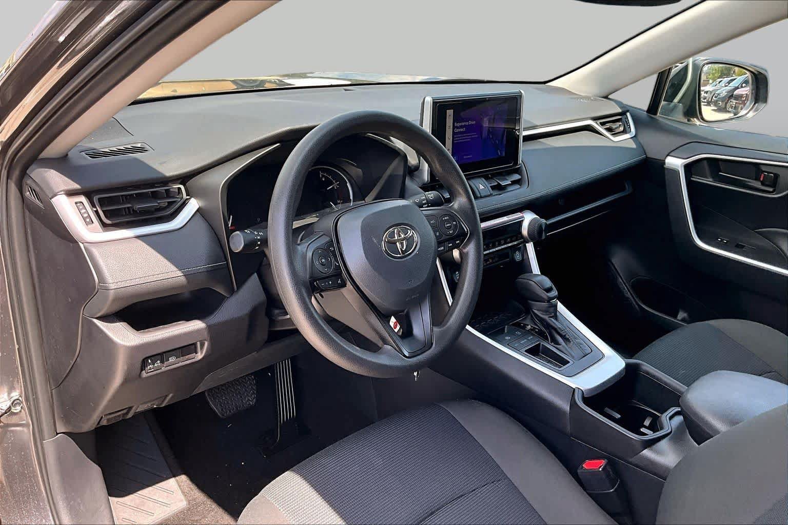 Used 2024 Toyota RAV4 LE FWD image 16
