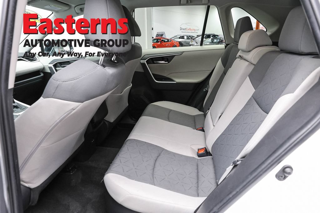 Used 2022 Toyota RAV4 XLE AWD/4WD image 21