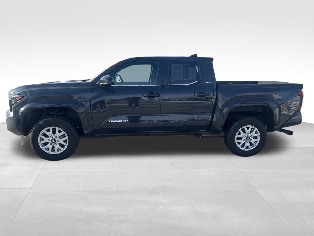 Used 2024 Toyota Tacoma 4x4 Double Cab image 2