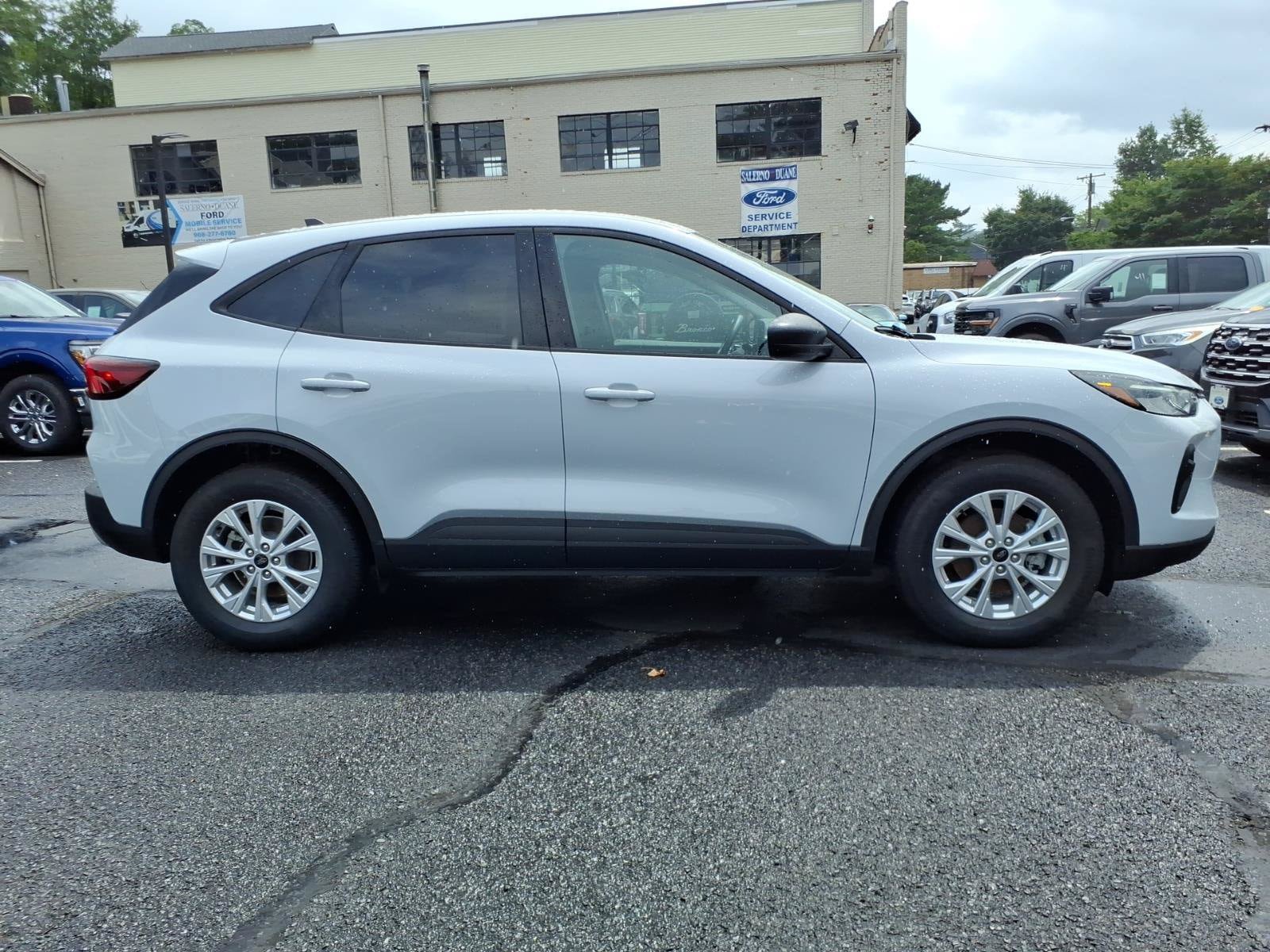 Used 2025 Ford Escape Active w/ Tech Pack #1 AWD/4WD image 6
