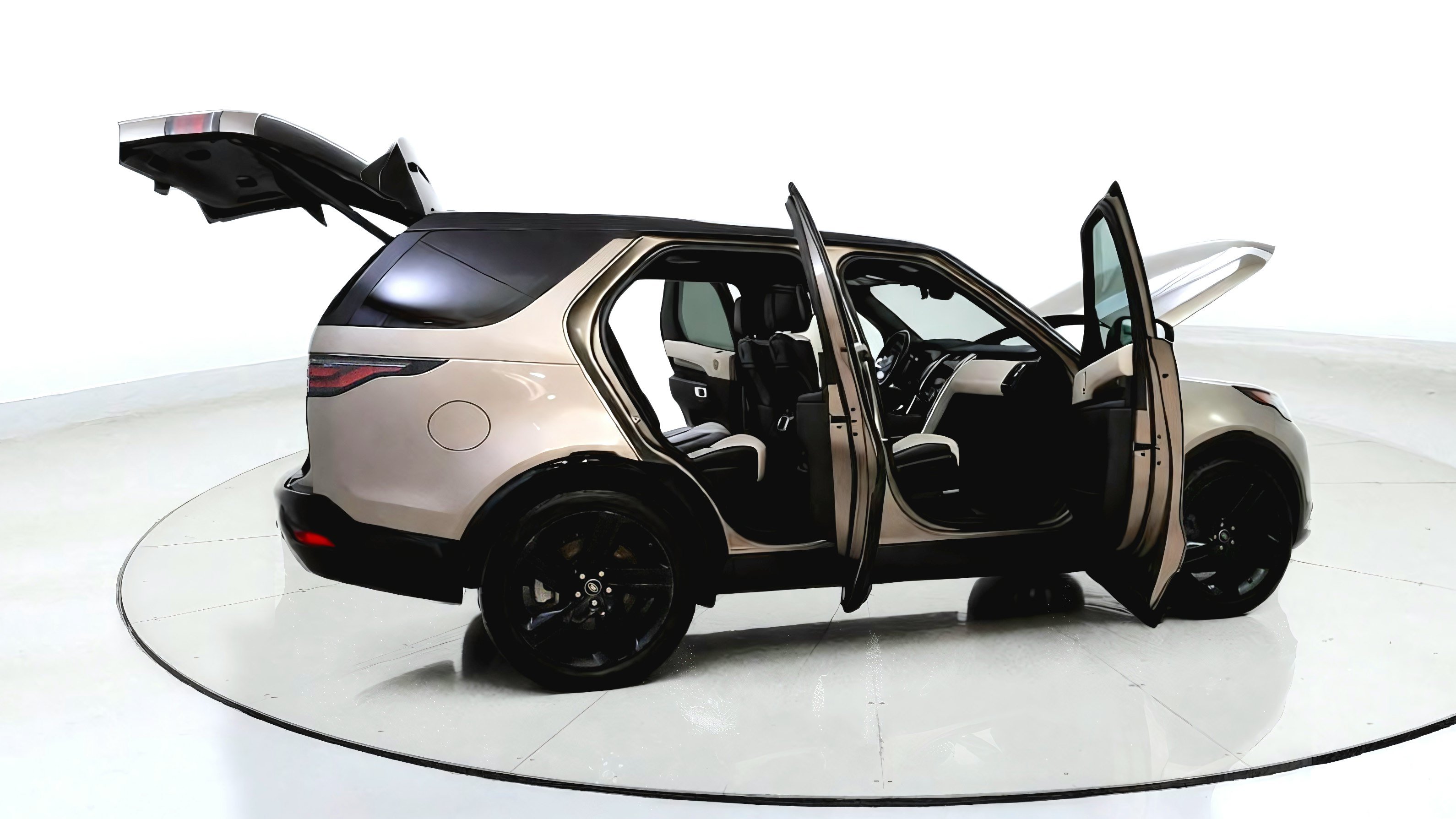 Used 2021 Land Rover Discovery HSE R-Dynamic AWD/4WD image 15