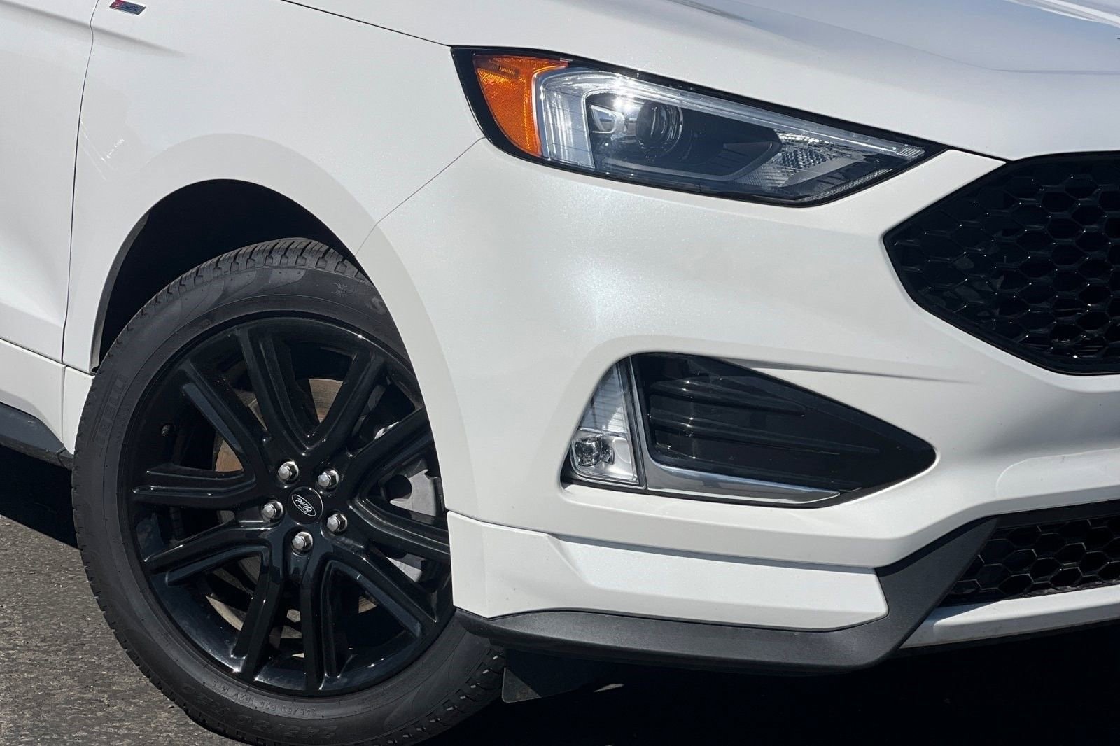 Used 2023 Ford Edge ST-Line w/ Class II Trailer Tow Package image 32