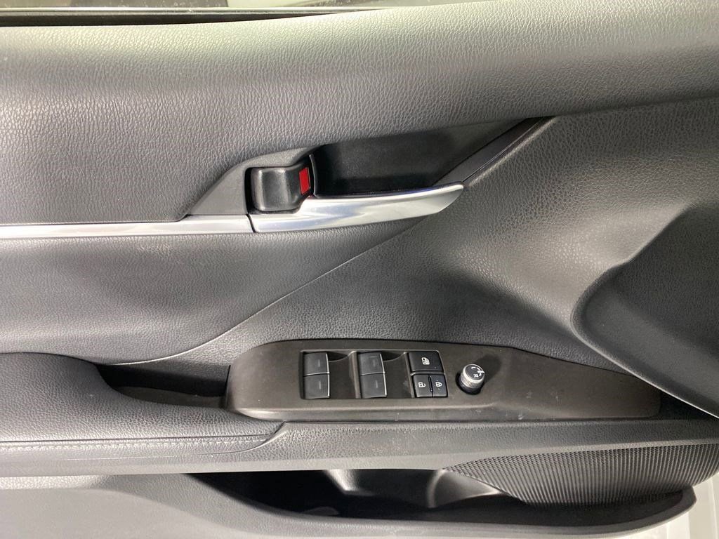 Used 2023 Toyota Camry XLE image 11