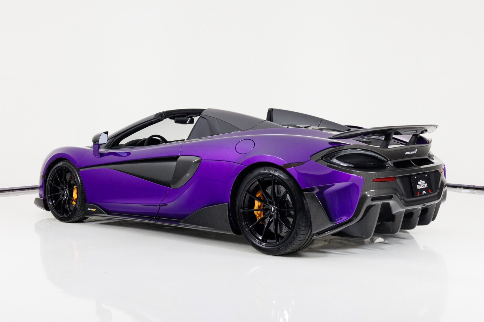 Used 2020 McLaren 600LT Spider RWD image 6