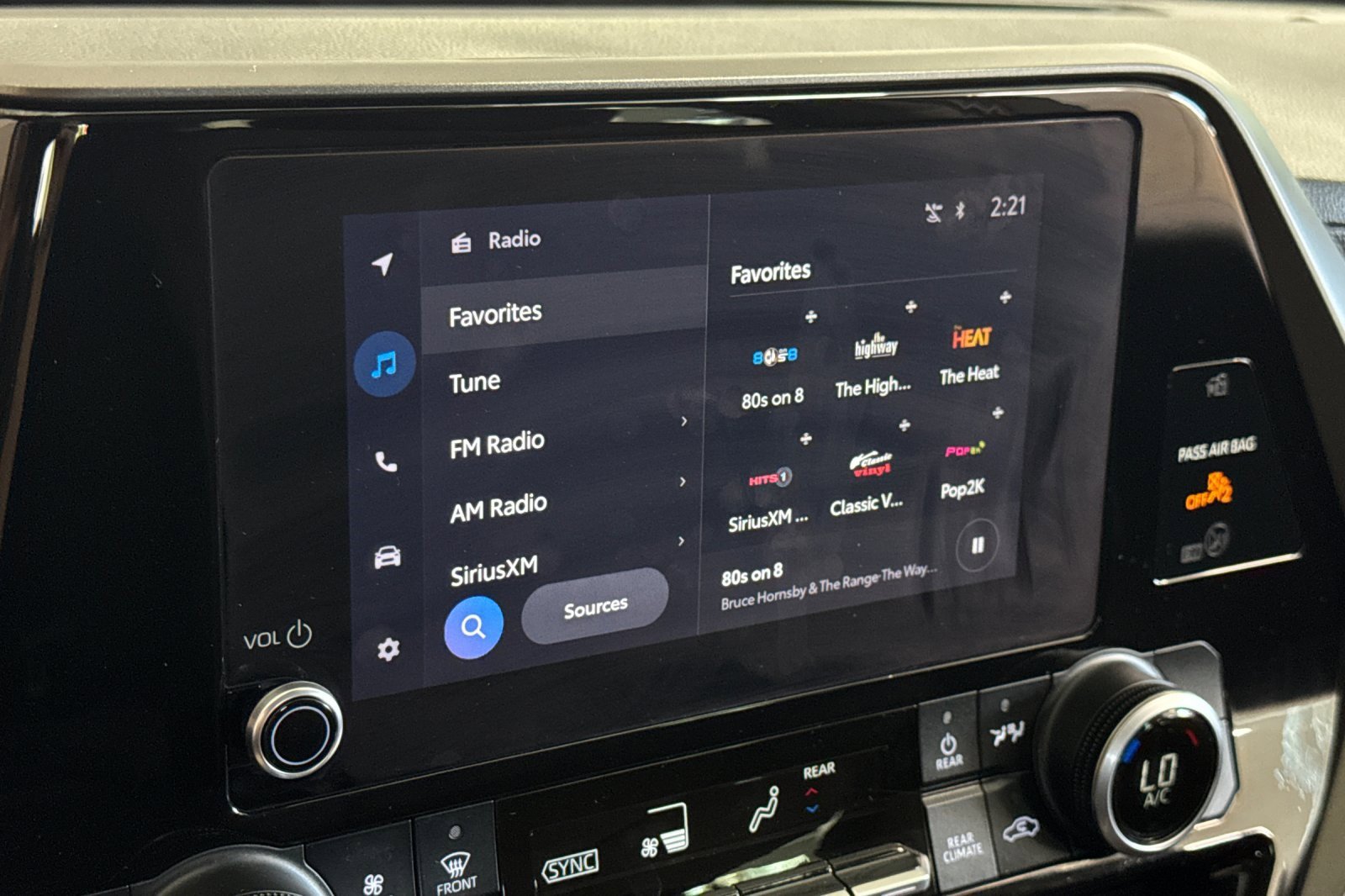 Used 2024 Toyota Highlander LE image 19