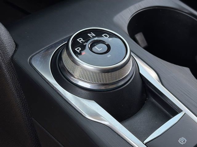 Used 2022 Ford Escape SE w/ SE Sport Appearance Package image 28