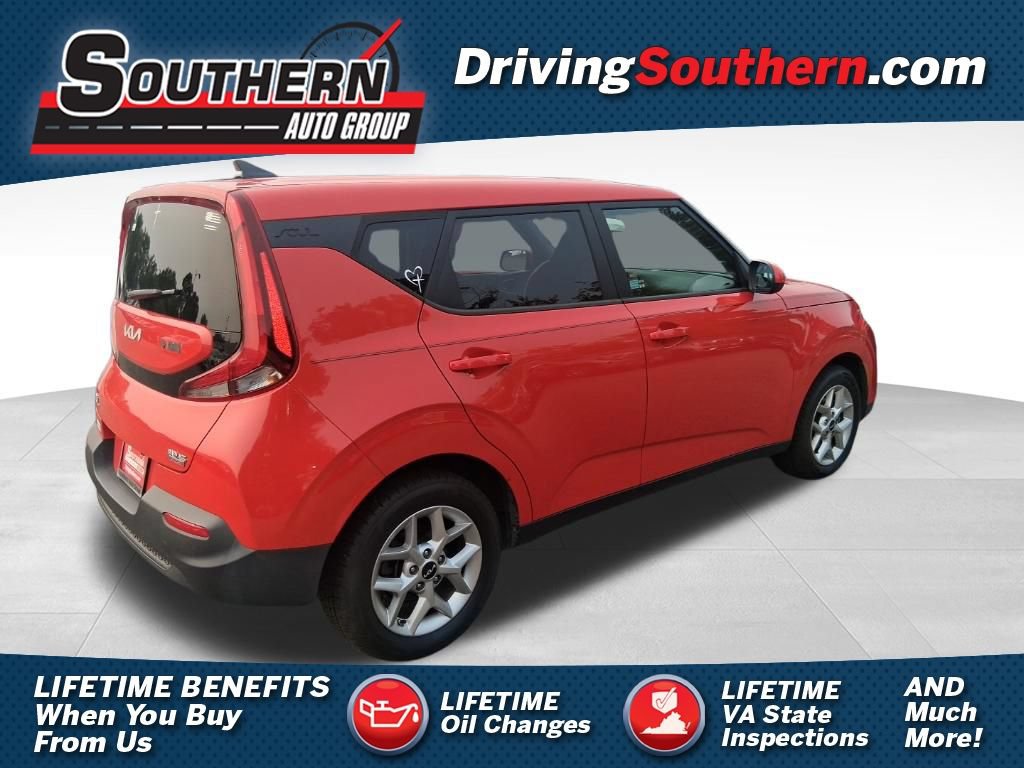 Used 2022 Kia Soul LX w/ Technology Package FWD image 1