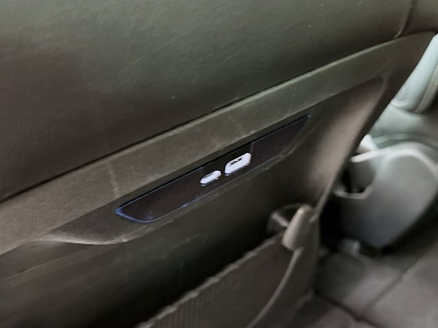 Used 2024 Chrysler Pacifica Touring-L FWD image 23