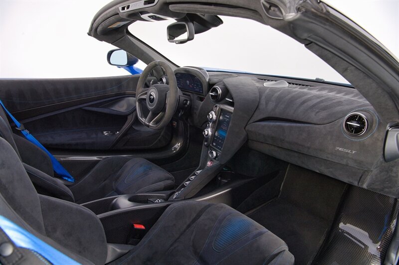 Used 2022 McLaren 765LT RWD image 35