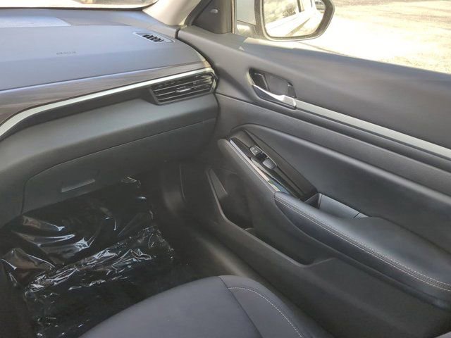 Used 2023 Nissan Altima 2.5 SV FWD image 15