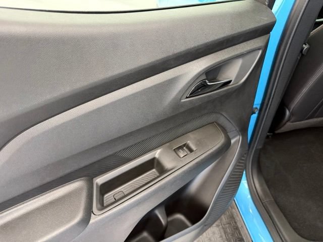 New 2027 Chevrolet Bolt RS w/ Technology Package FWD image 18