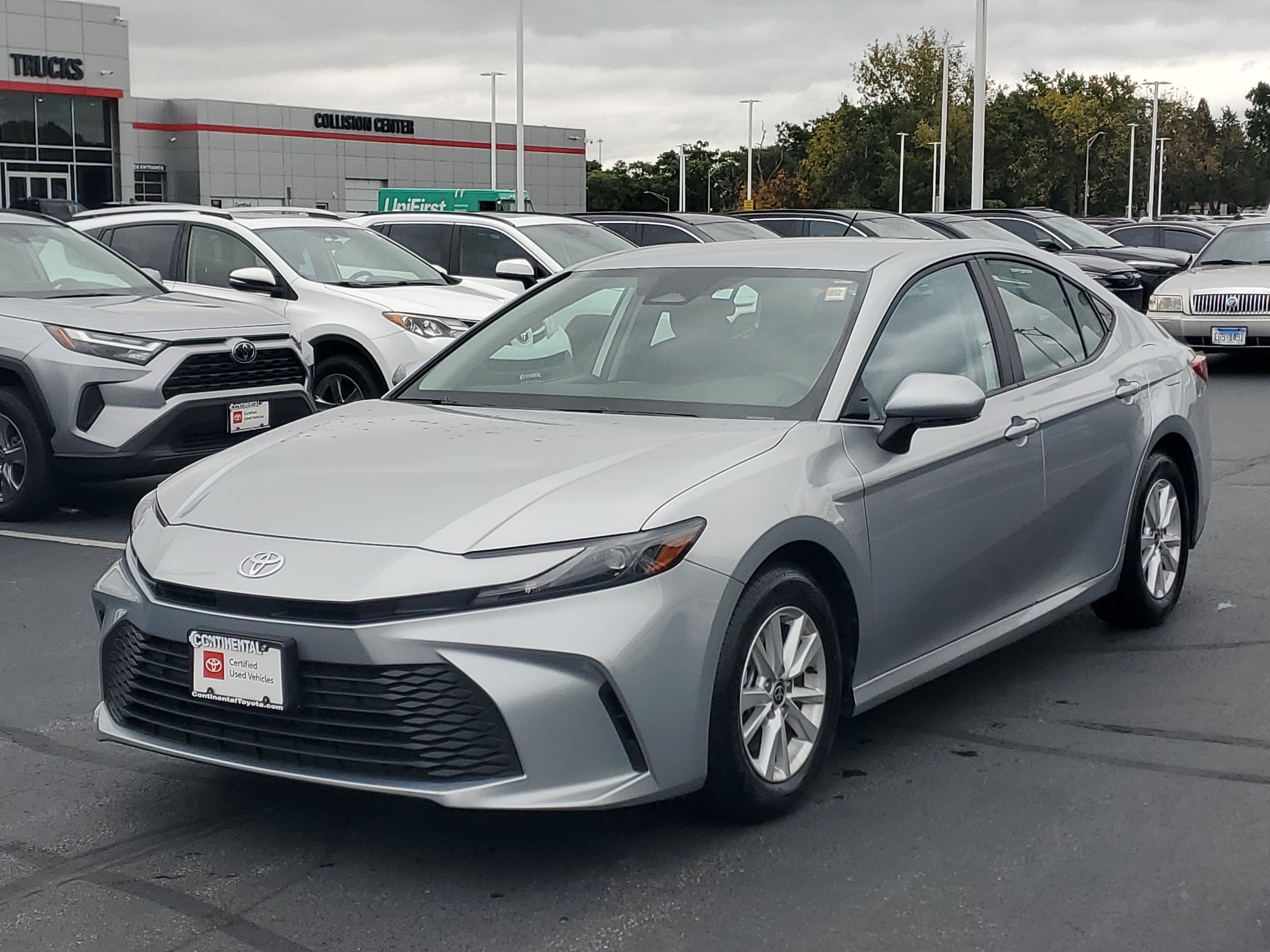 Certified 2025 Toyota Camry LE FWD image 3