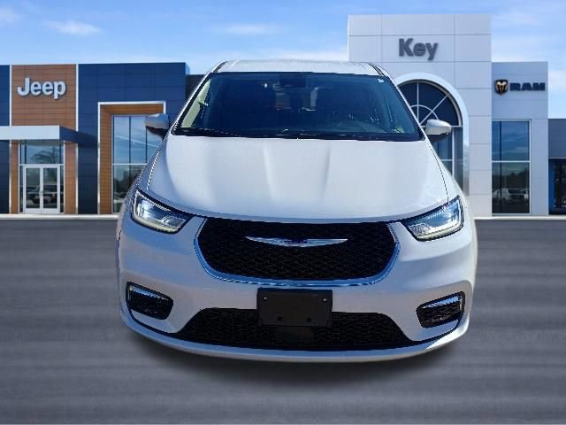 Used 2023 Chrysler Pacifica Touring-L FWD image 9
