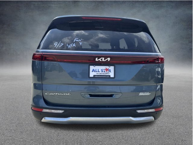 Used 2022 Kia Carnival SX FWD image 9