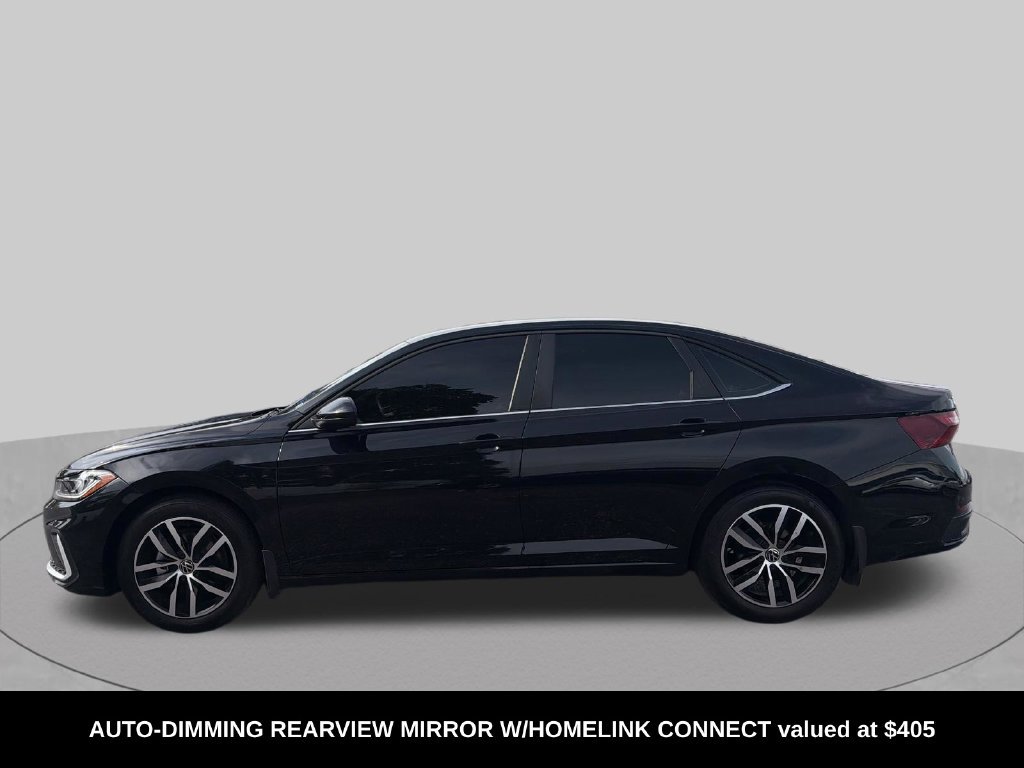 Used 2025 Volkswagen Jetta SE FWD image 2