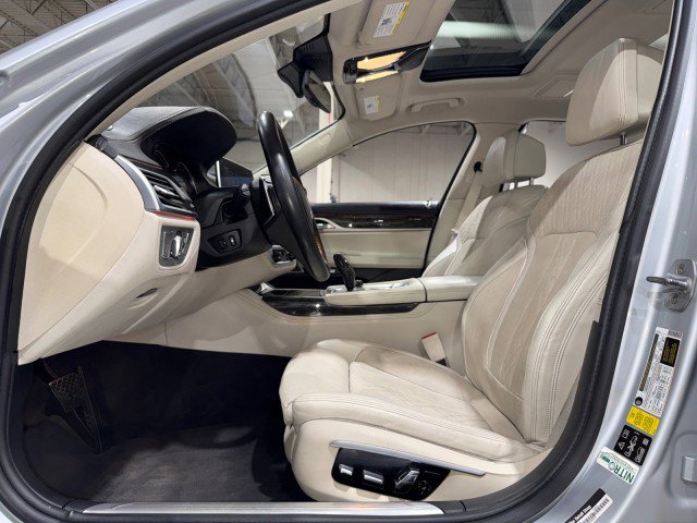 Used 2016 BMW 750i xDrive image 11