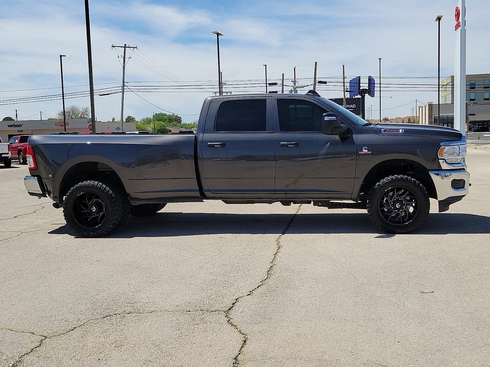 Used 2024 RAM 3500 Tradesman w/ Chrome Appearance Group image 5
