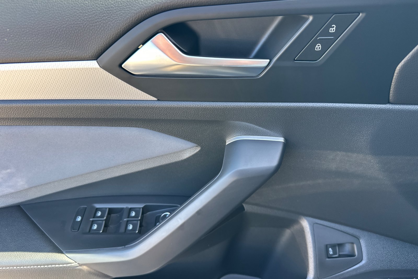 New 2026 Volkswagen Jetta SE FWD image 9
