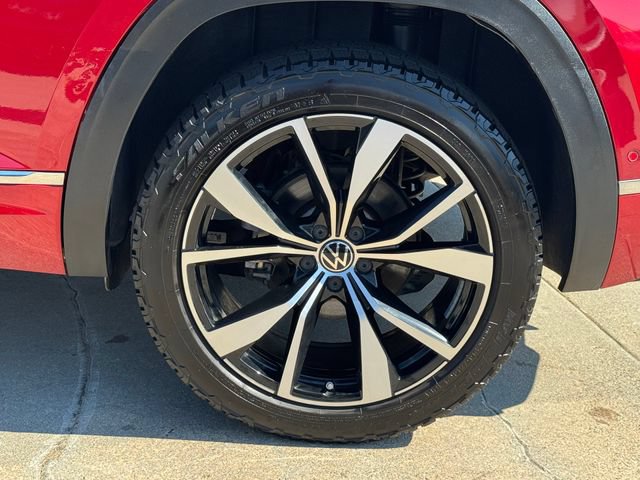 Used 2024 Volkswagen Atlas Cross Sport SEL Premium R-Line AWD/4WD image 5