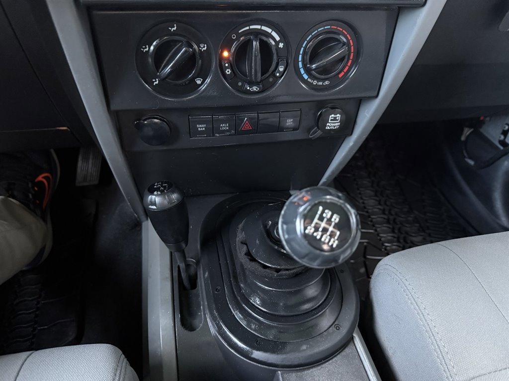Used 2008 Jeep Wrangler Rubicon w/ PWR Convenience Group image 19
