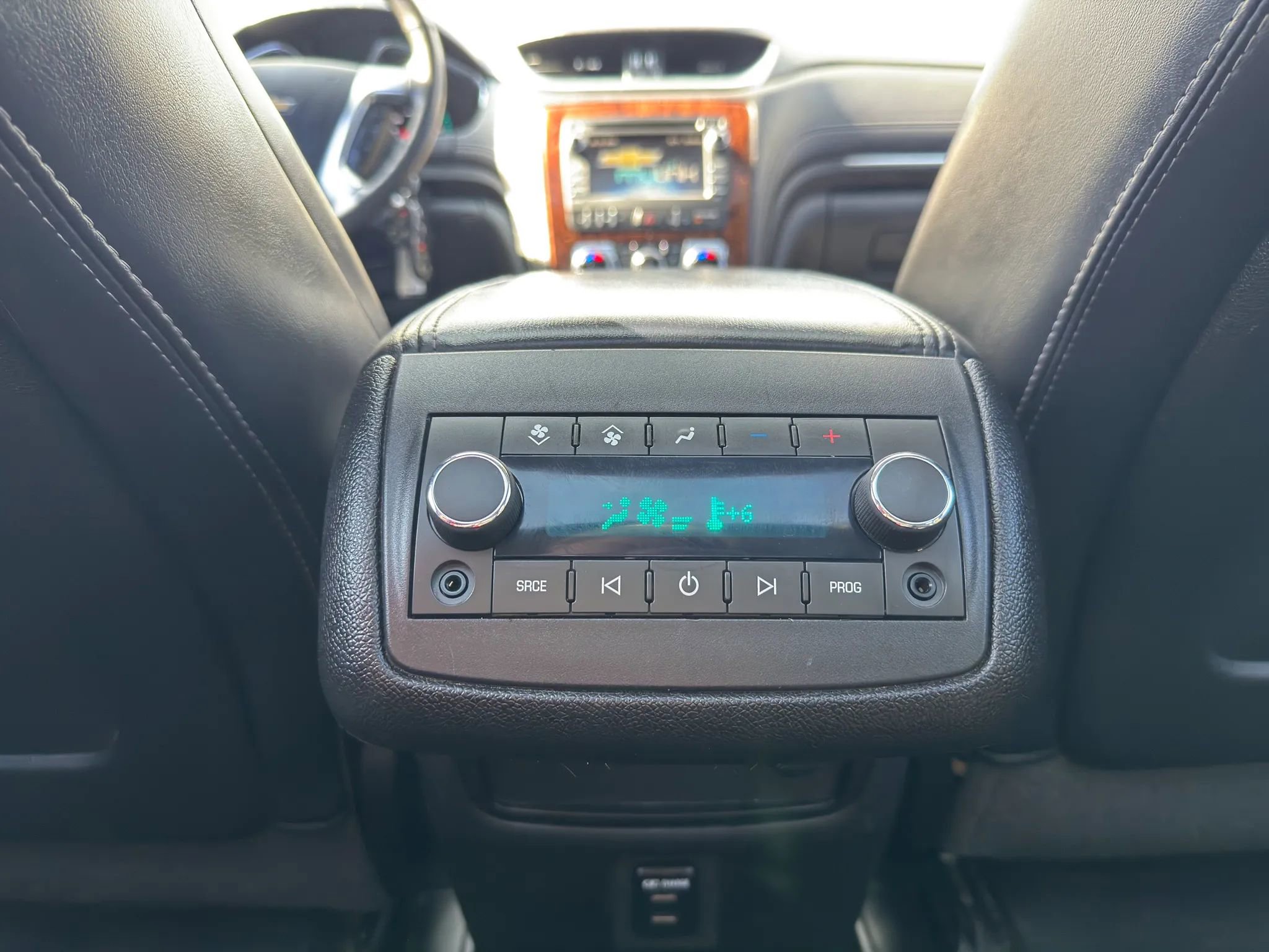Used 2014 Chevrolet Traverse LTZ FWD image 31