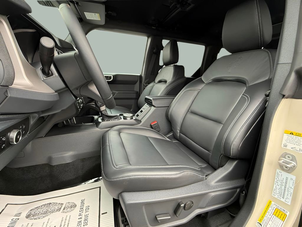 New 2025 Ford Bronco Outer Banks w/ Sasquatch Package image 24