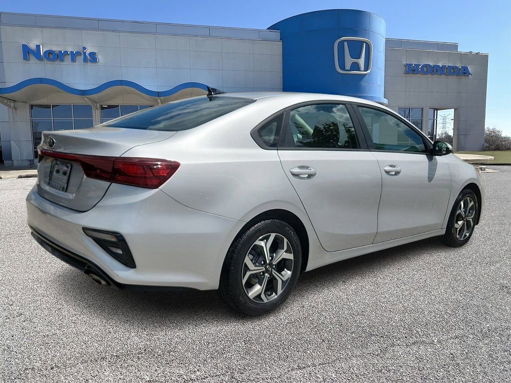 Used 2021 Kia Forte LXS FWD image 4