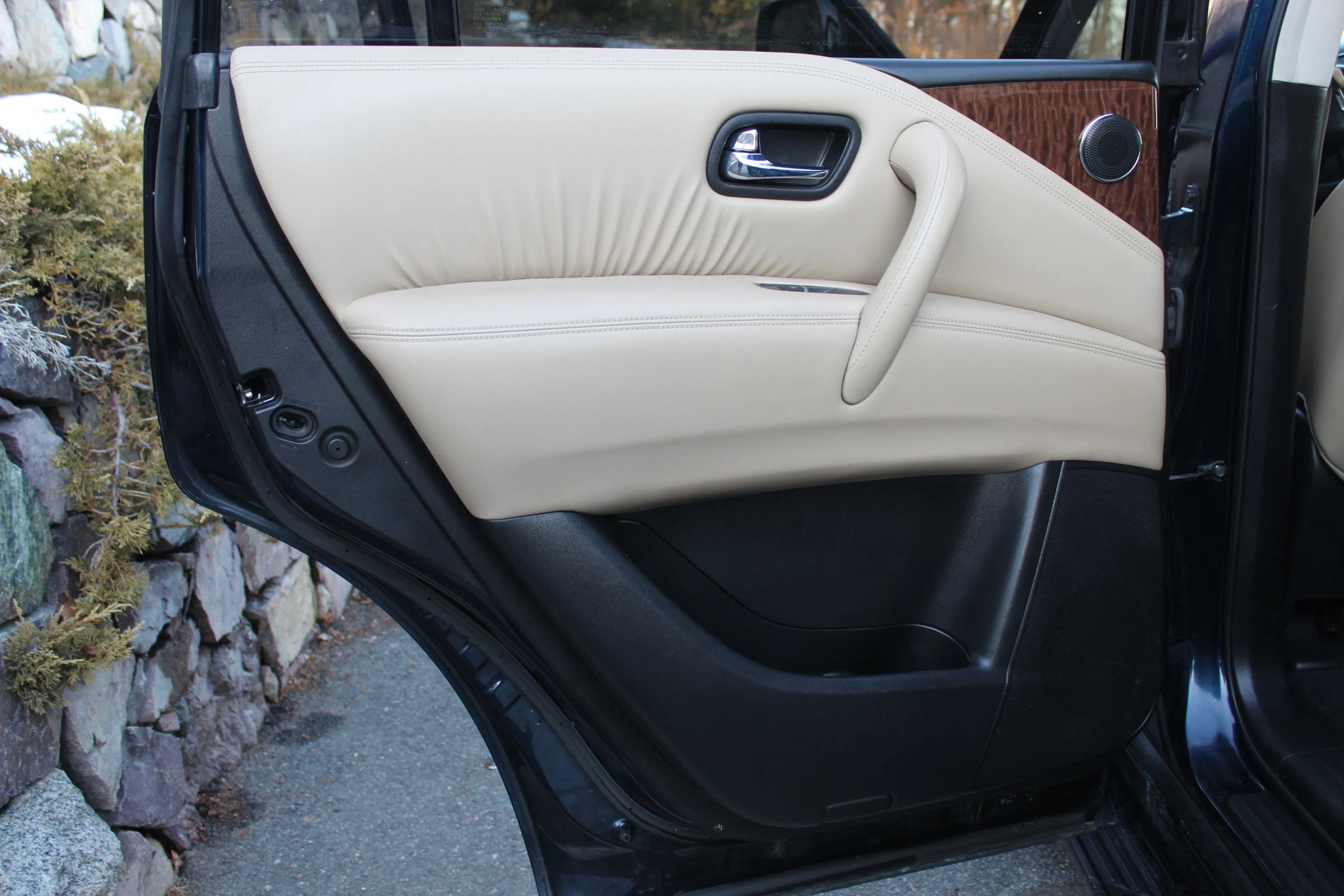 Used 2017 Nissan Armada SL image 15