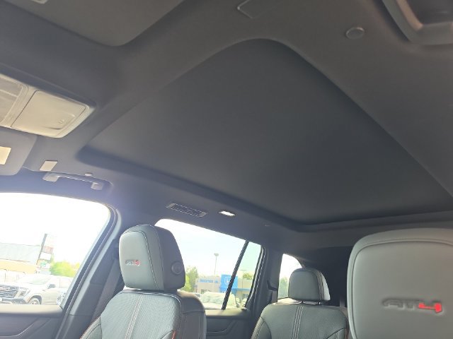 New 2026 GMC Acadia AT4 w/ Luxury Package AWD/4WD image 18
