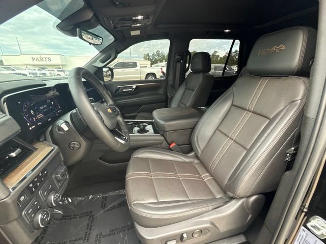 Used 2025 Chevrolet Tahoe High Country AWD/4WD image 24
